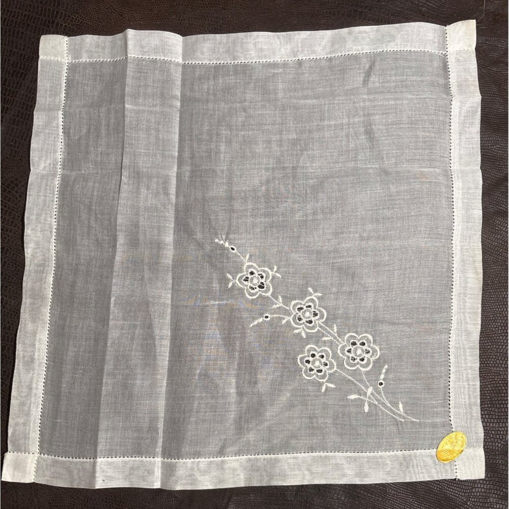Vintage White Embroidered Floral Lace Handkerchief Hanky Wedding Bride NWT